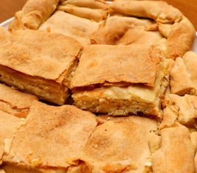 Τυρόπιτα με Φέτα Χωριό και μαστίχα Χίου