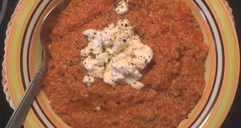 Μεσογειακό τραχανότο με φέτα και ελιές