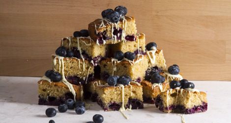 Κεκάκια πορτοκαλιού με μύρτιλα