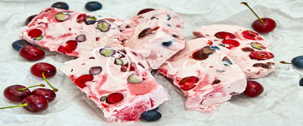 ΠΡΩΤΕΪΝΟΥΧΑ ΤΕΡΙΝΑ ΜΕ ΒΥΣΣΙΝΟ ΚΑΙ ΜΥΡΤΙΛΑ