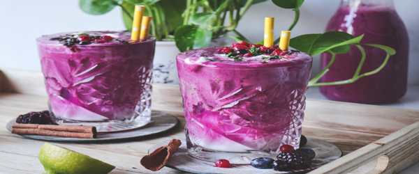 Smoothie με γιαούρτι παντζάρια και κόκκινα φρούτα