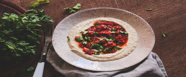 Κοκκινιστό με κρέμα από καπνιστή μελιτζάνα