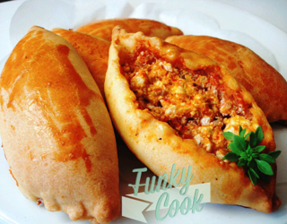 Ντοματοπιτάκια με Ελιά και Ανθότυρο