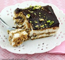 Κέικ ψυγείου εκλέρ με κρέμα