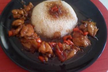 Γλυκόξινο κοτόπουλο με πιπεριές
