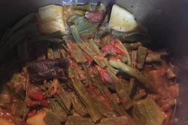 Φασολάκια λαδερά με λαχανικά
