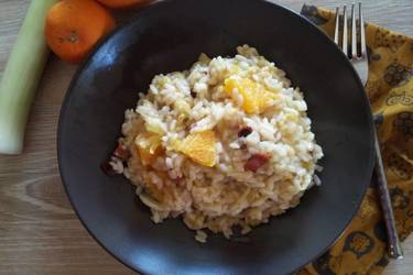 Ριζότο με πράσο μπέικον και πορτοκάλι

