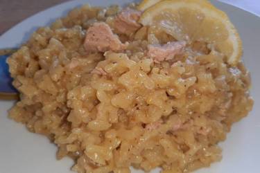 Ριζότο με τόνο και ξύσμα λεμονιού
