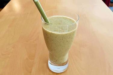 Smoothie πεπόνι μπανάνα μήλο