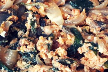 Στραπατσάδα με Σπανάκι
