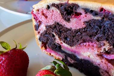 Τρίχρωμο κέικ με φράουλα (Neapolitan)

