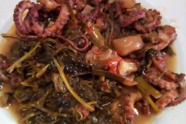 Χταποδάκι με πράσα και χόρτα
