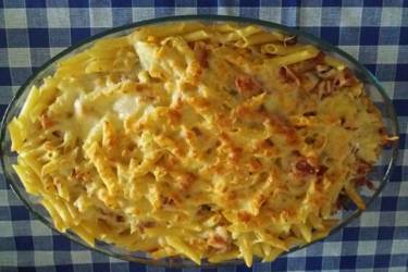 Ζυμαρικά με αλλαντικά στο φούρνο
