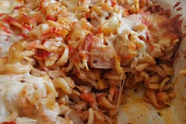 Ζυμαρικά σαν πίτσα Pizza pasta bake