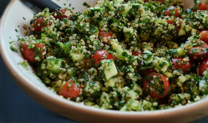 Σαλάτα ταμπουλέ με ντομάτα και βασιλικό