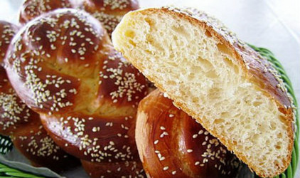 Νηστίσιμο τσουρέκι με ταχίνι