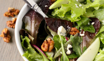 Σαλάτα με λόλα ρόκα και μήλο