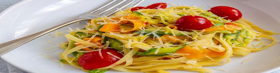 Σπιτικά ζυμαρικά καρότου με μαρινάρα σως