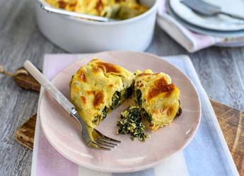 Κανελόνια με σπανάκι μείγμα χορτόπιτα τυριά και μπεσαμέλ με φρέσκο τυρί κρέμα		