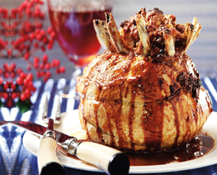 Κορόνα με βασιλική γέμιση και σάλτσα μήλου