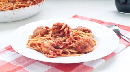 Spaghetti με χταπόδι στο φούρνο