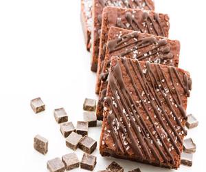 Μπράουνις με 3 σοκολάτες
					