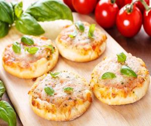 Πιτσάκια με μοτσαρέλα
					