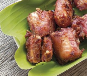 Τηγανητά χοιρινά παϊδάκια