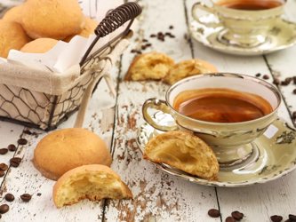 Γλυκά ψωμάκια με επικάλυψη καφέ
