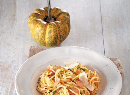 Σπαγγέτι καρμπονάρα με κολοκύθα