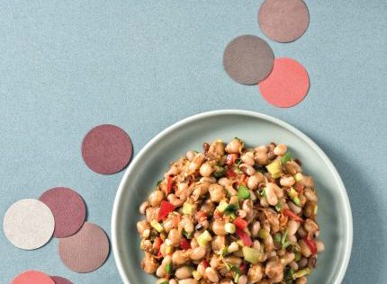 Οσπριοσαλάτα με αρωματική λαδόσαλτσα