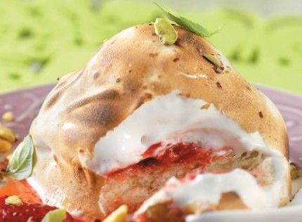 Αλάσκα με παγωτό γιαούρτι και τραγανό τσουρέκι