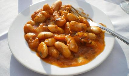 Γίγαντες στο φούρνο με τη συνταγή της γιαγιάς