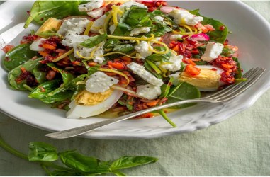 Σαλάτα με Σπανάκι Αυγά και Πολύχρωμη Βινεγκρέτ
