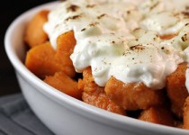 Γλυκοπατάτες με σως γιαουρτιού
