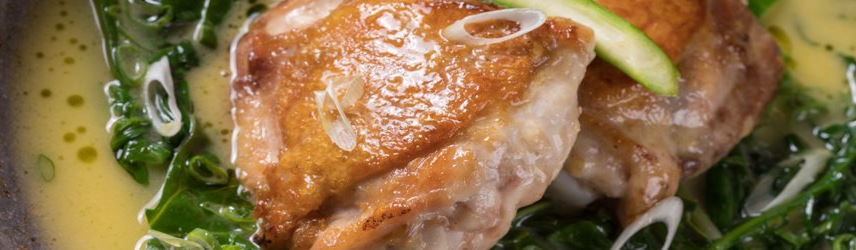 Κοτόπουλο φρικασέ με χόρτα και σπαράγγια