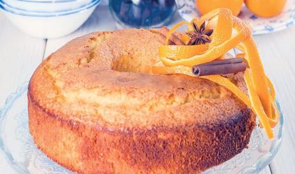 Κέικ με ολόκληρα πορτοκάλια και σιρόπι