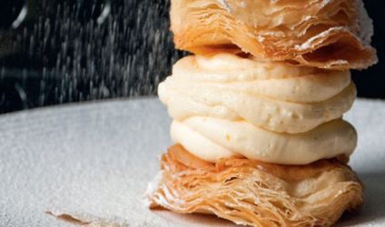 Γαλακτομπούρεκο αρωματισμένο με λεμόνι χωρίς σιρόπι