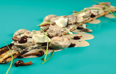 Μπρουσκέτα µε µανιτάρια αλά κρεµ