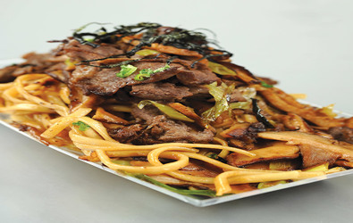 Νουντλ ουντόν με βοδινό